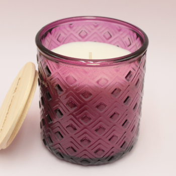 Bougie à motifs en relief | rose fuchsia - Parfum Camomille & Lavande