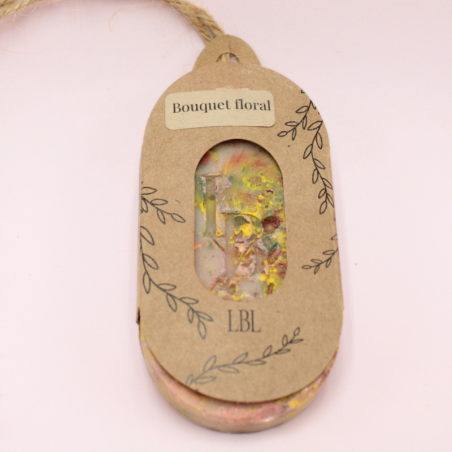 Suspension de placard et dressing parfumée au bouquet floral