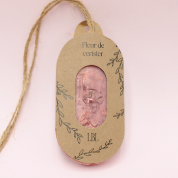 Suspension de placard et dressing parfumée aux fleurs de cerisier